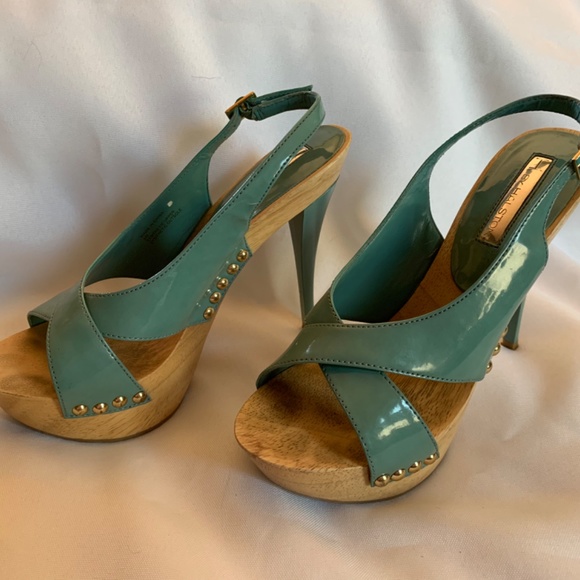 H by Halston Emma Heels In Blue Cloudy Color and Wood! - Picture 6 of 16